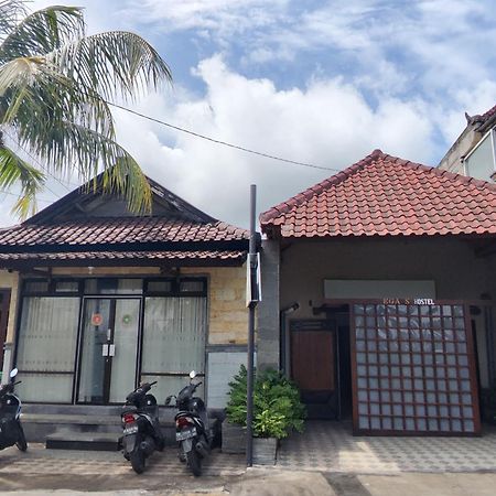 Ega S Hostel Batununggul Exteriör bild
